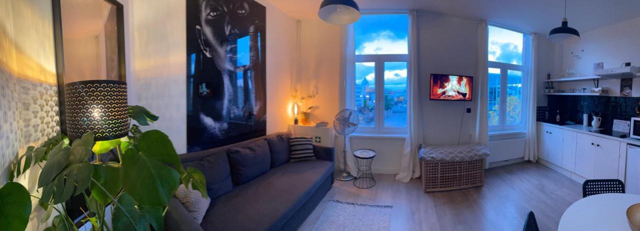 Sleep Inn - Black And White Modern Flat With Cityview Antuérpia Exterior foto