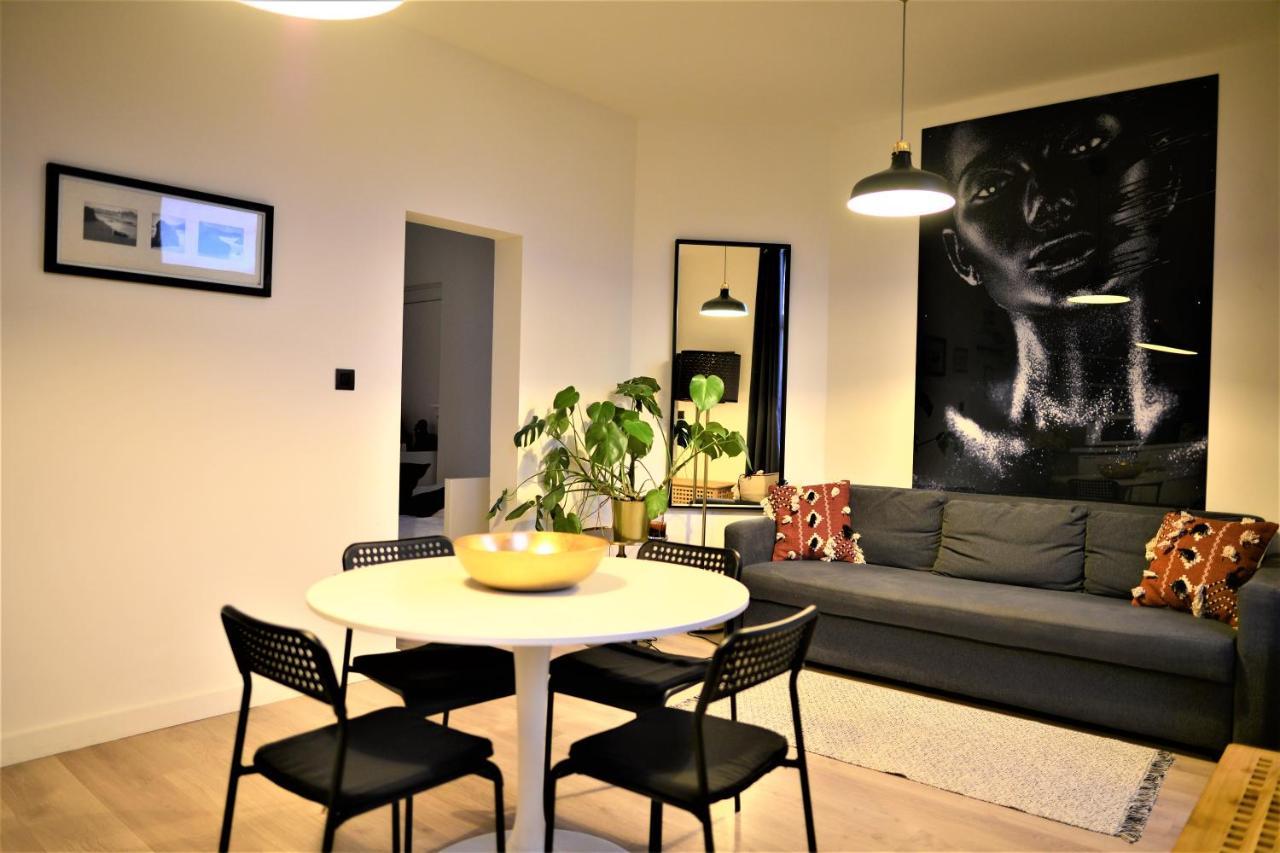 Sleep Inn - Black And White Modern Flat With Cityview Antuérpia Exterior foto